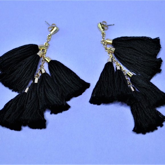 NWOT Ettika Day Dreamer Tassel Earrings in Black/Gold - Picture 3 of 4